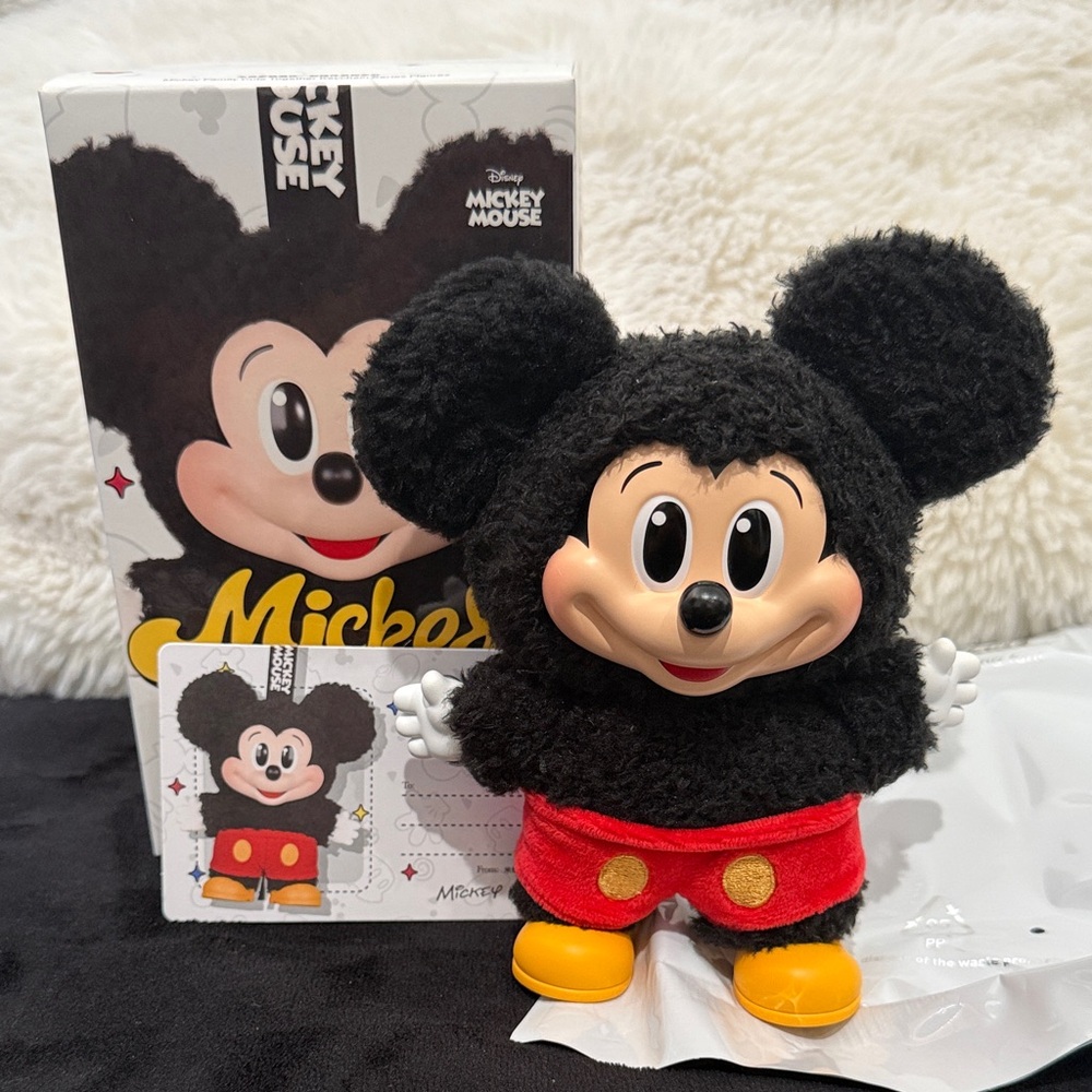 New PopMart-Disney Mickey Mouse-Mickey Family Cute Together Keychain